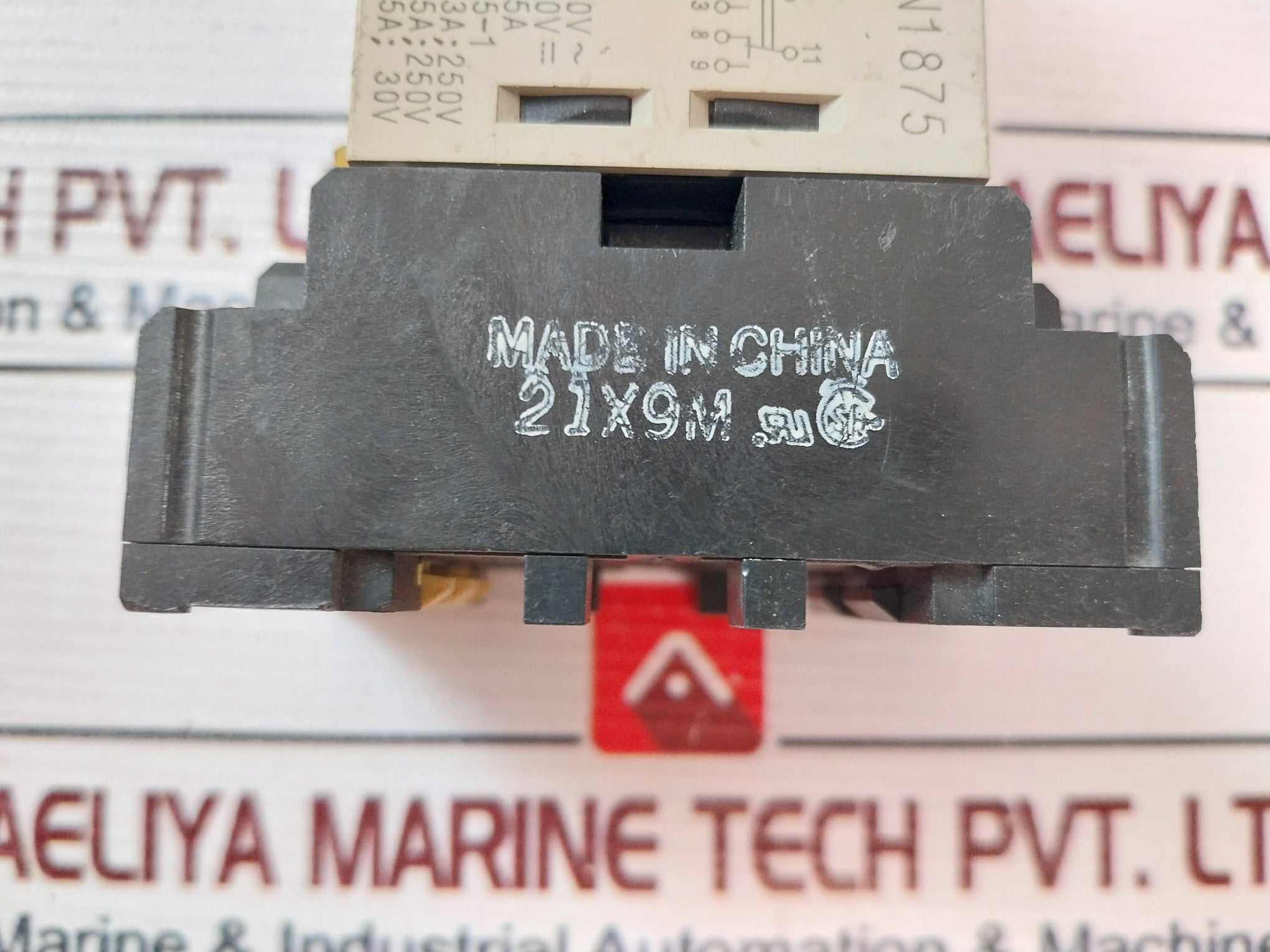Lot of 2X OMRON H3CR-A Timer Relay with Base 0-30Sec 24-48VAC