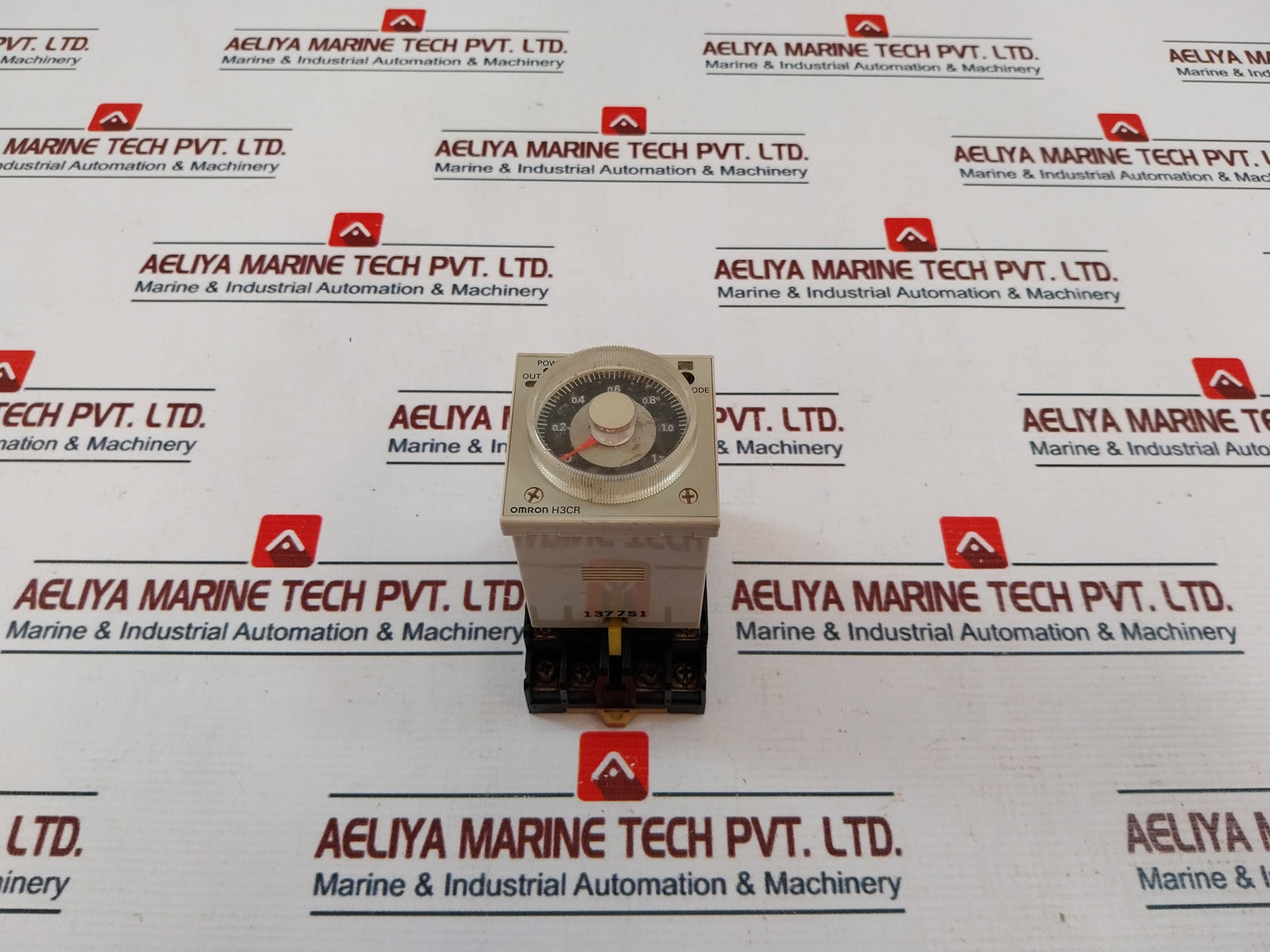 Omron H3Cr-a Timer Relay With Base 100-240Vac