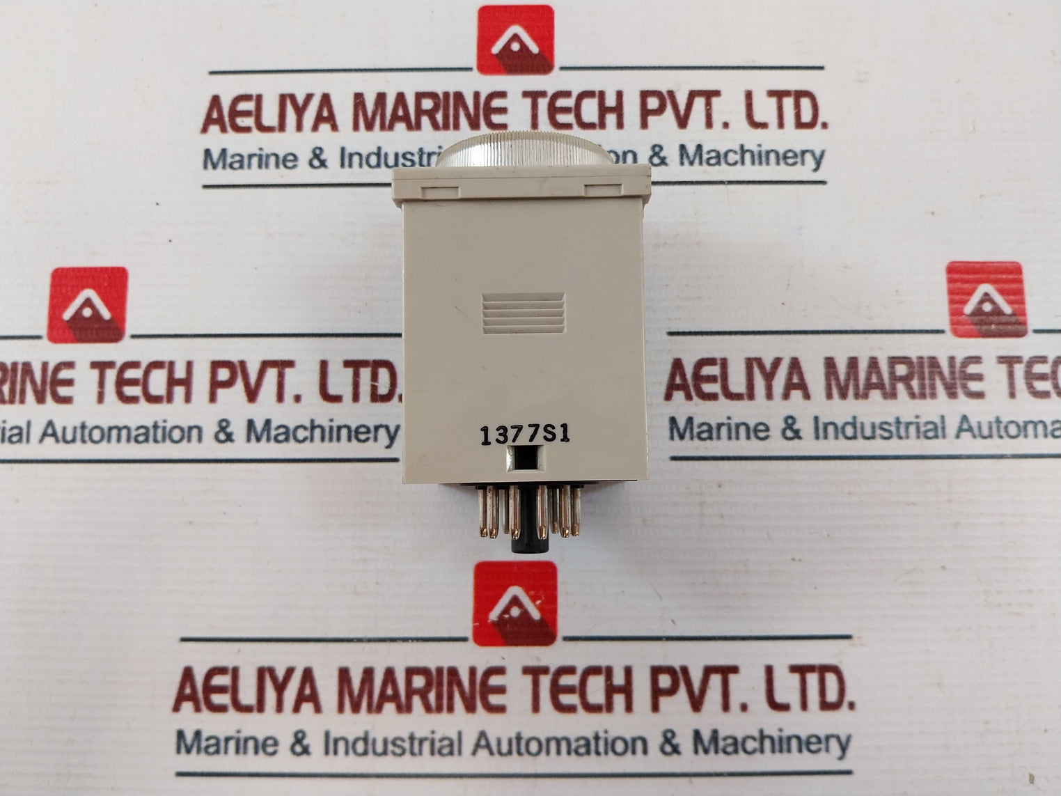 Omron H3Cr-a Timer Relay With Base 100-240Vac