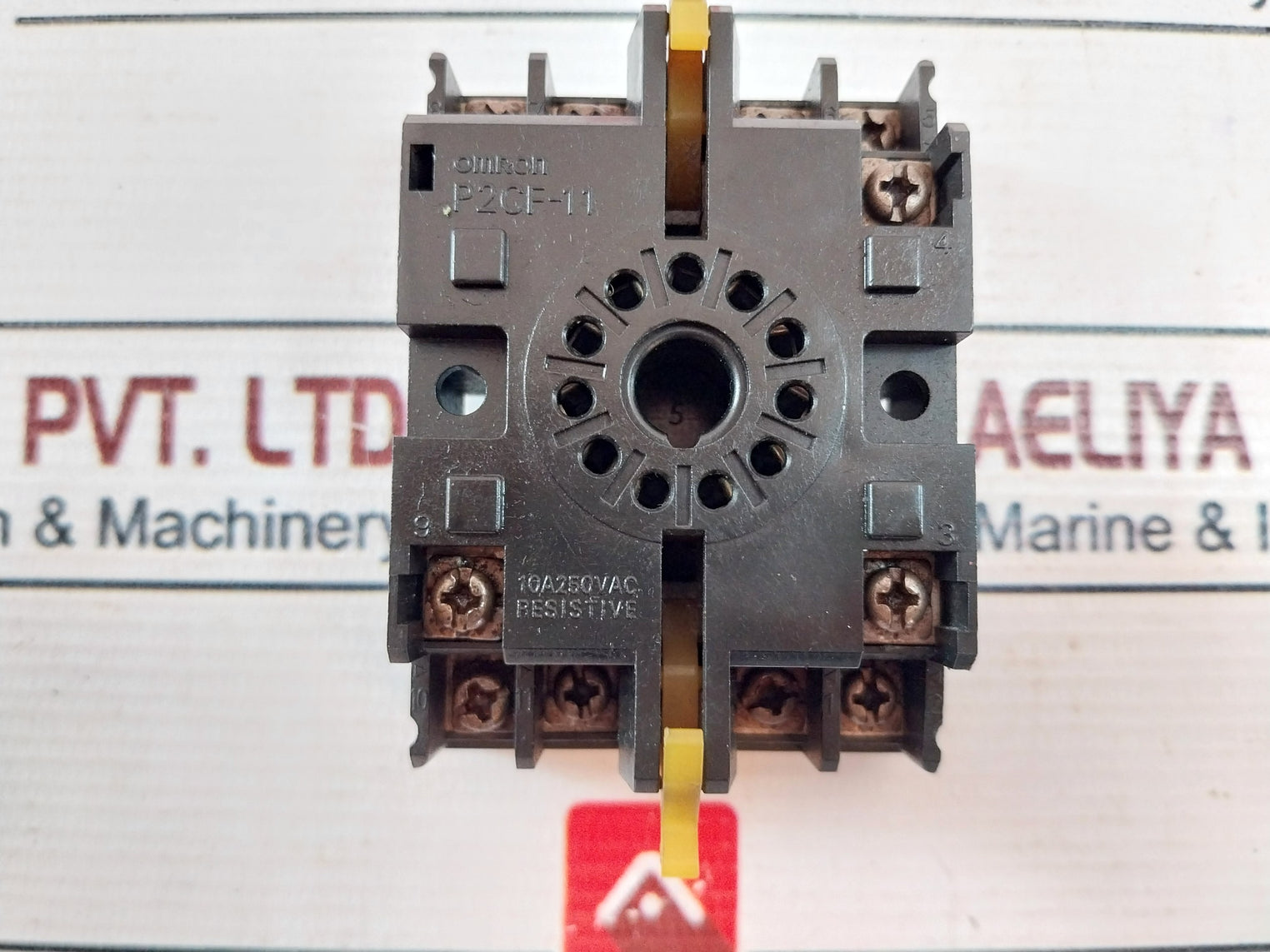 Omron H3Cr-a Timer Relay With Base 100-240Vac