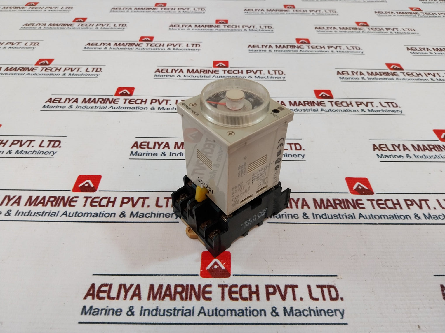 Omron H3Cr-a Timer Relay With Base 100-240Vac