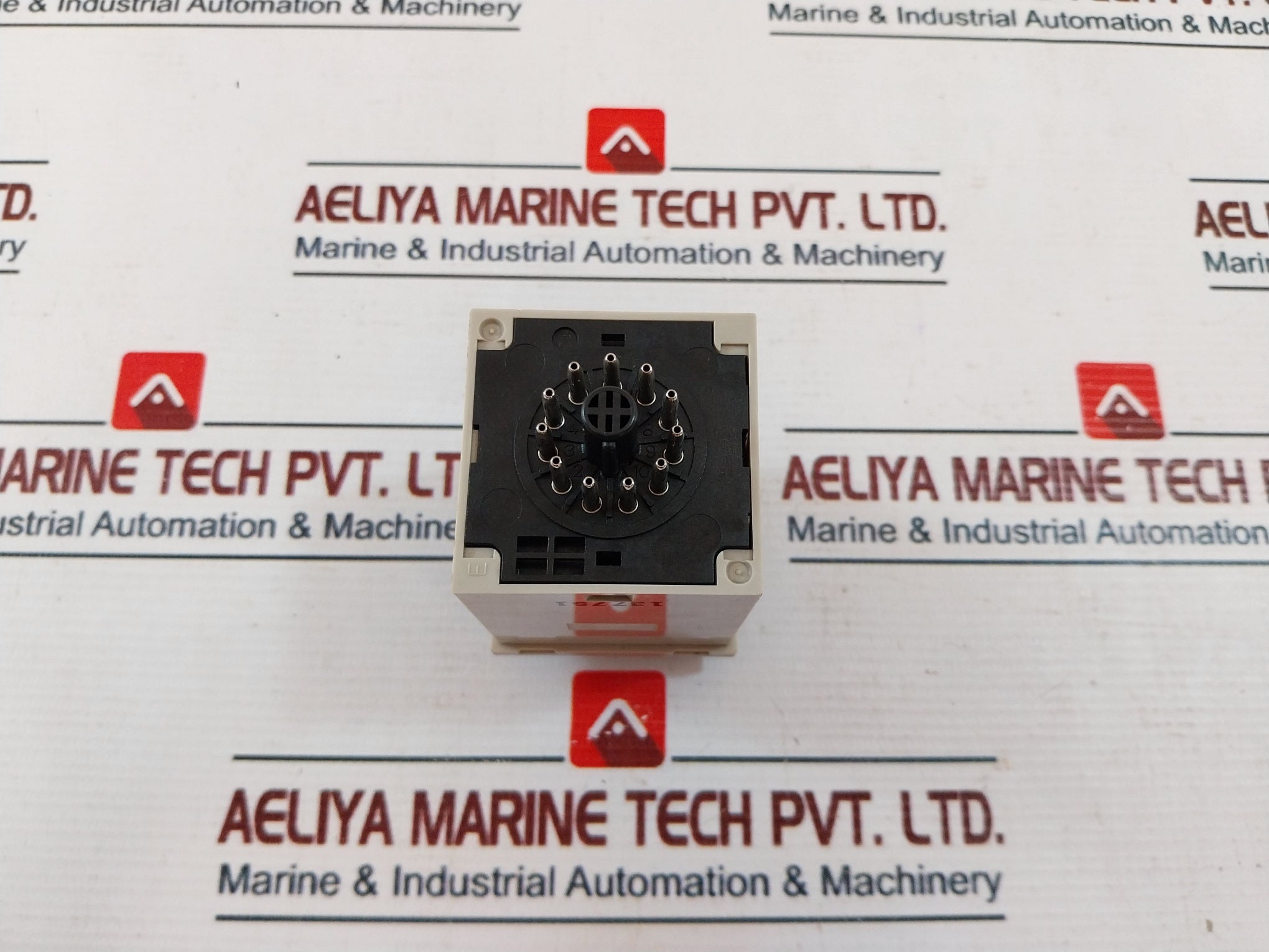 Omron H3Cr-a Timer Relay With Base 100-240Vac