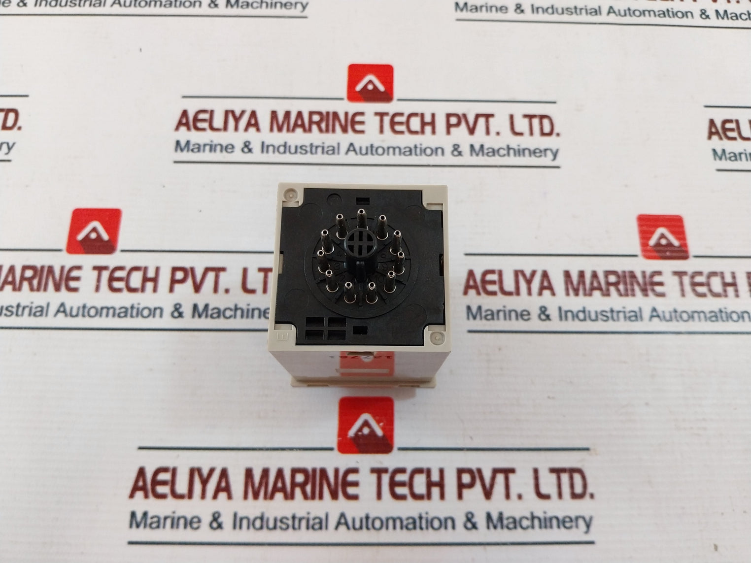 Omron H3Cr-a Timer Relay With Base 100-240Vac