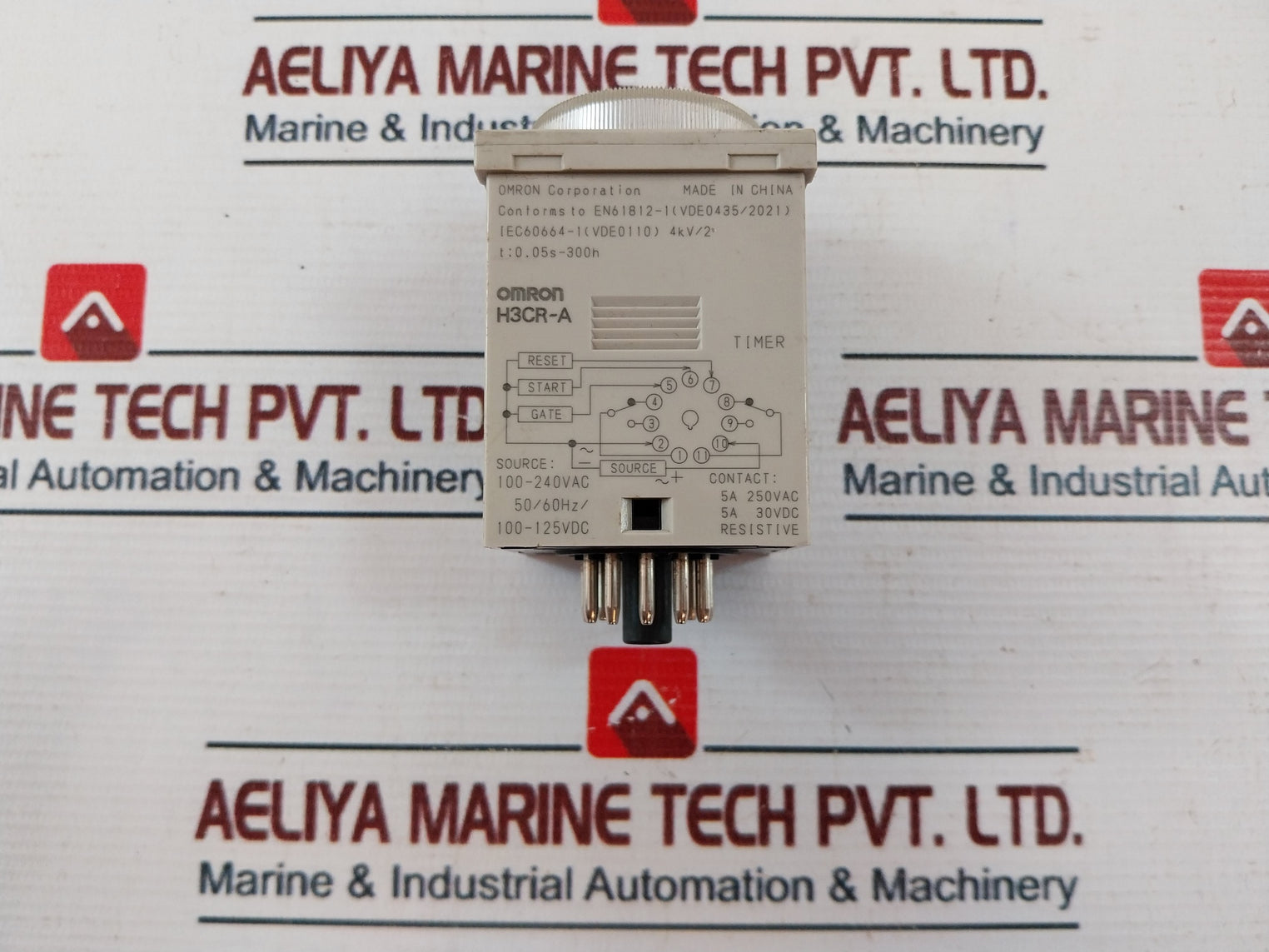 Omron H3Cr-a Timer Relay With Base 100-240Vac