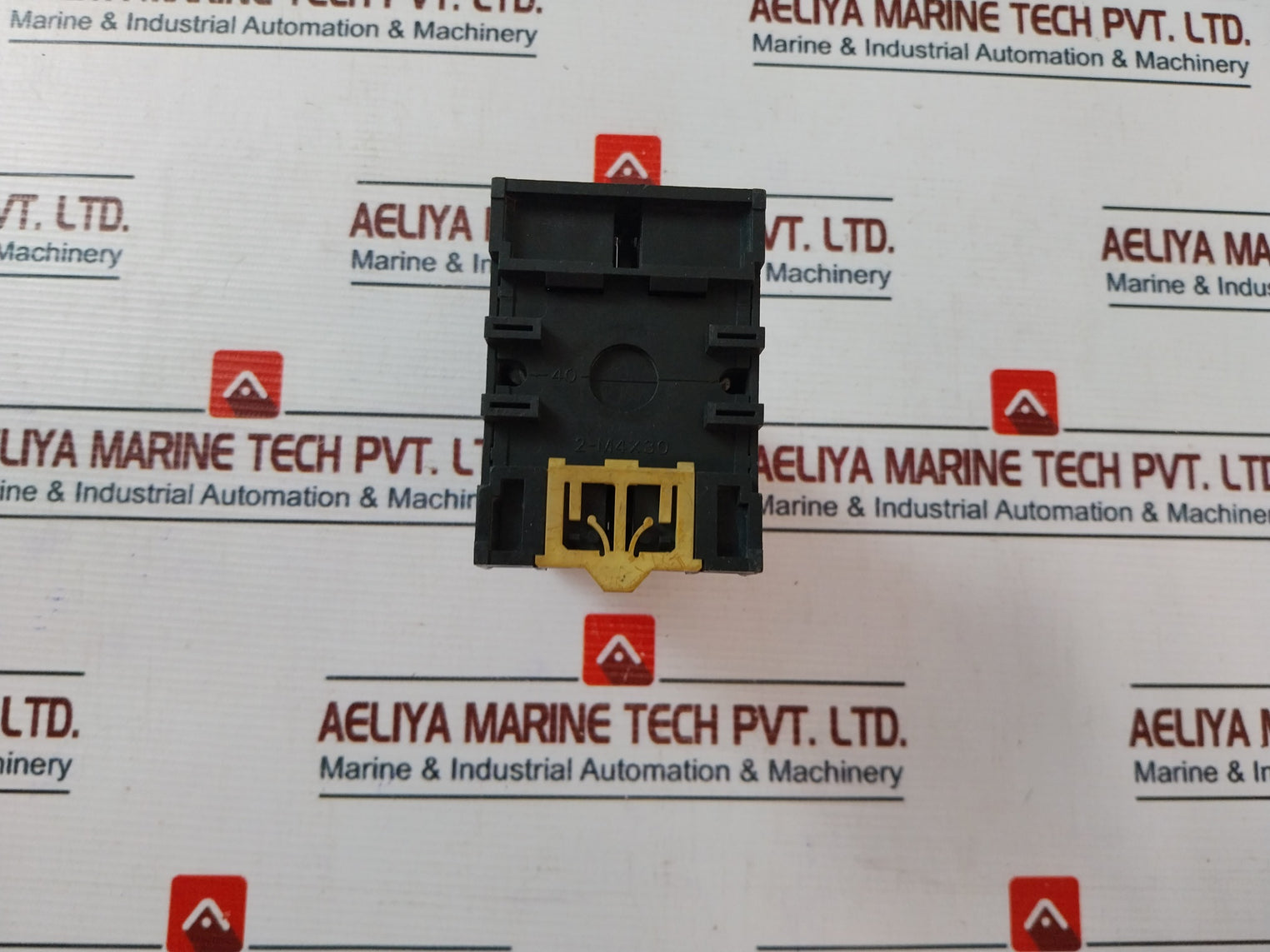 Lot Of 2X Omron H3Cr-a Timer Relay With Base 100-240Vac 50/60Hz