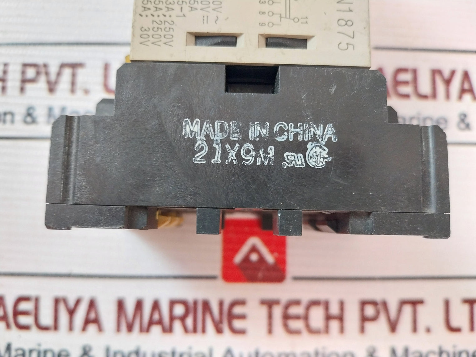 Lot Of 2X Omron H3Cr-a Timer Relay With Base 100-240Vac 50/60Hz