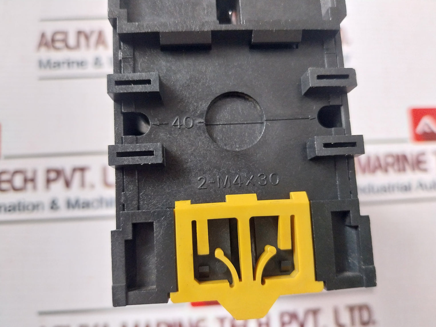 Lot Of 2X Omron H3Cr-a Timer Relay With Base 12-48Vdc 50/60Hz