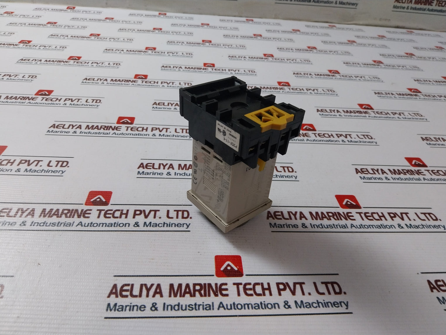 Lot Of 2X Omron H3Cr-a Timer Relay With Base 12-48Vdc 50/60Hz