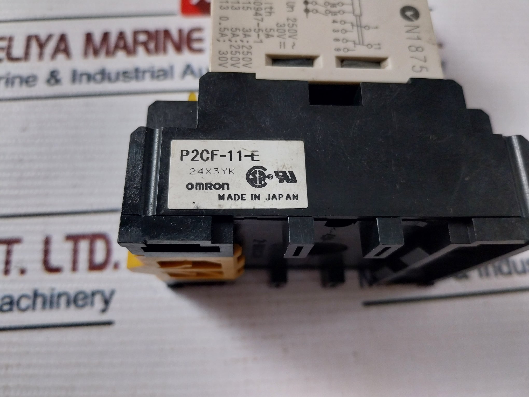 Lot of 2X OMRON H3CR-A Timer Relay with Base 12-48VDC 50/60HZ