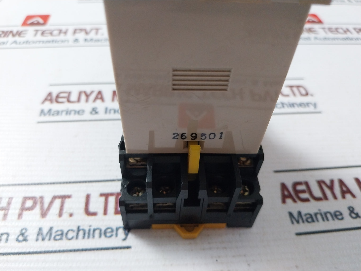 Lot Of 2X Omron H3Cr-a Timer Relay With Base 12-48Vdc 50/60Hz