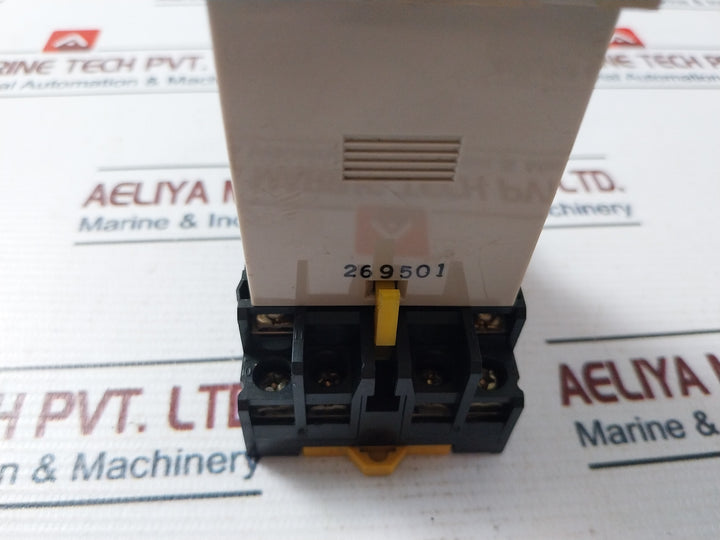 Lot of 2X OMRON H3CR-A Timer Relay with Base 12-48VDC 50/60HZ