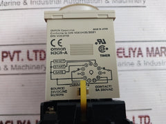 Lot of 2X OMRON  H3CR-A Timer With Base 0-3 Sec 24VDC/AC