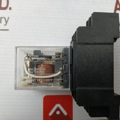 Lot of 2X OMRON MY2N Miniature Power Relay With Socket IEC255 5A 28VDC