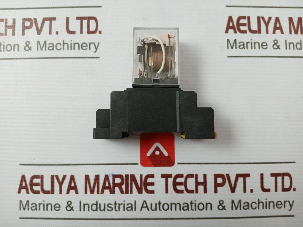 Lot Of 2X Omron My2N Miniature Power Relay With Socket Iec255 5A 28Vdc