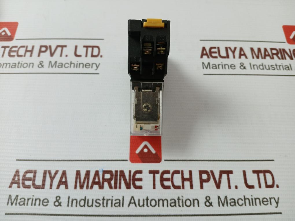 Lot Of 2X Omron My2N Miniature Power Relay With Socket Iec255 5A 28Vdc