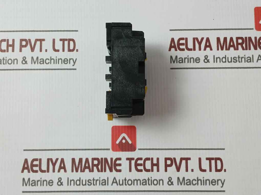 Lot Of 2X Omron P2Cf-11 Relay Socket 10A 250Vac