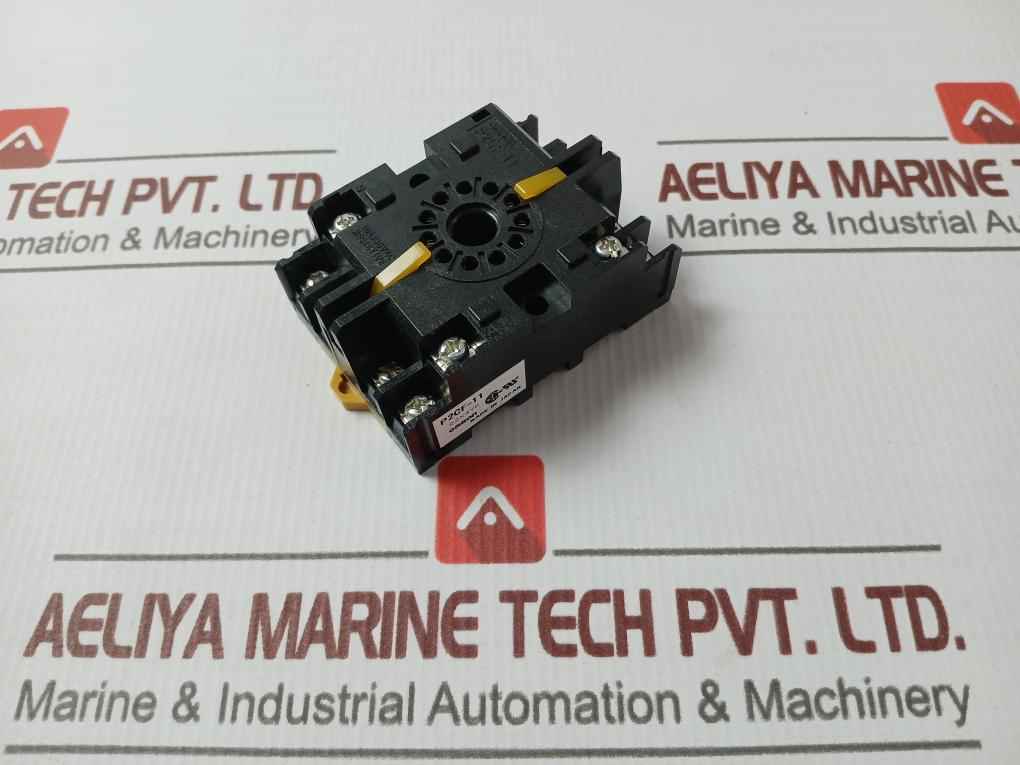 Lot Of 2X Omron P2Cf-11 Relay Socket 10A 250Vac