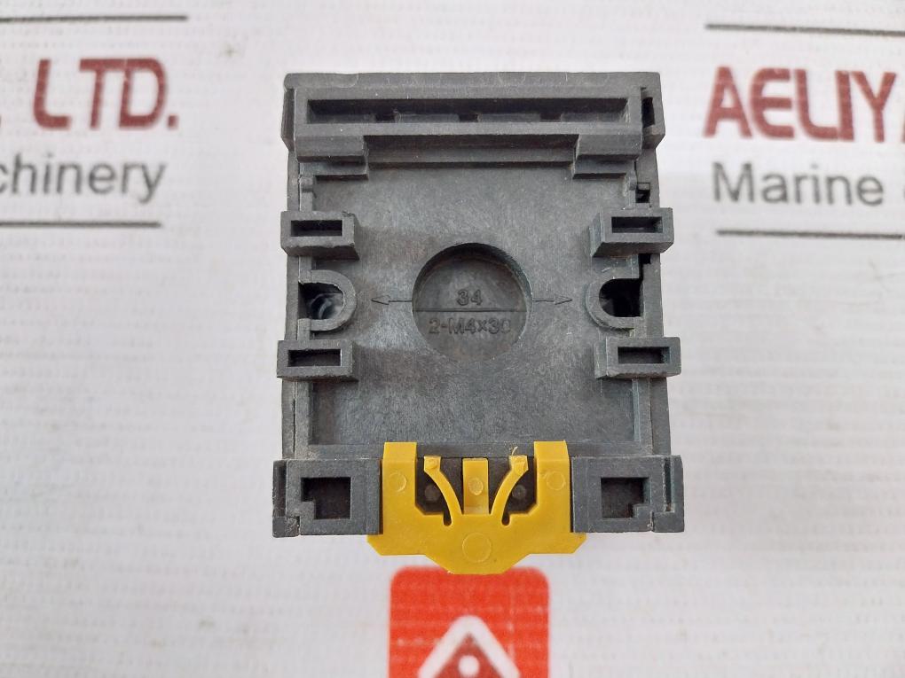 Lot Of 2X Omron Pf113A-e Socket Din Rail/Surface Mounting Screw Terminal