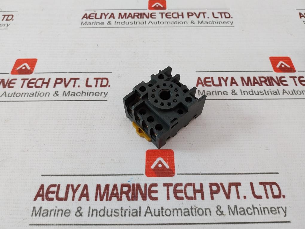 Lot Of 2X Omron Pf113A-e Socket Din Rail/Surface Mounting Screw Terminal