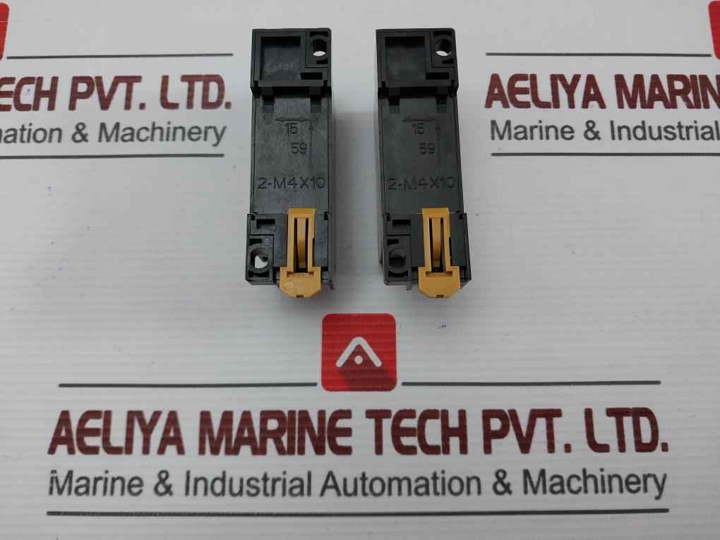Lot Of 2X Omron Pyf08A-e Relay Socket 7A 250Vac