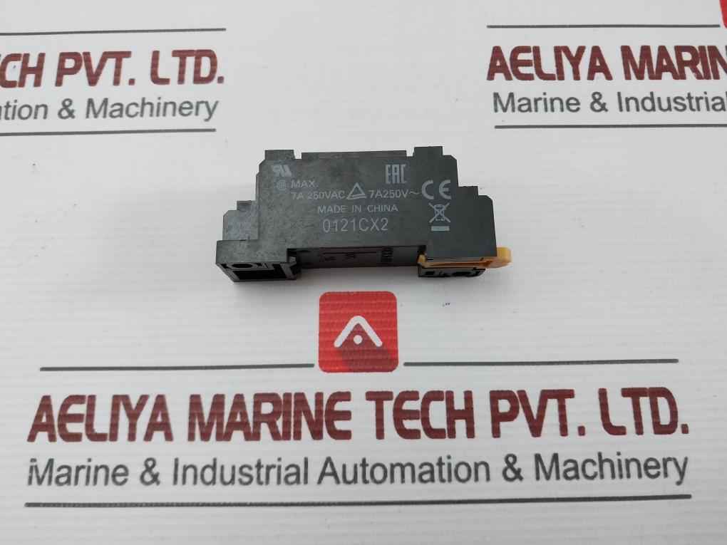 Lot Of 2X Omron Pyf08A-e Relay Socket 7A 250Vac