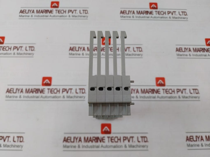 Lot of 2X PHOENIX CONTACT ZRV 8 Marshalling panel 30 25 95 6