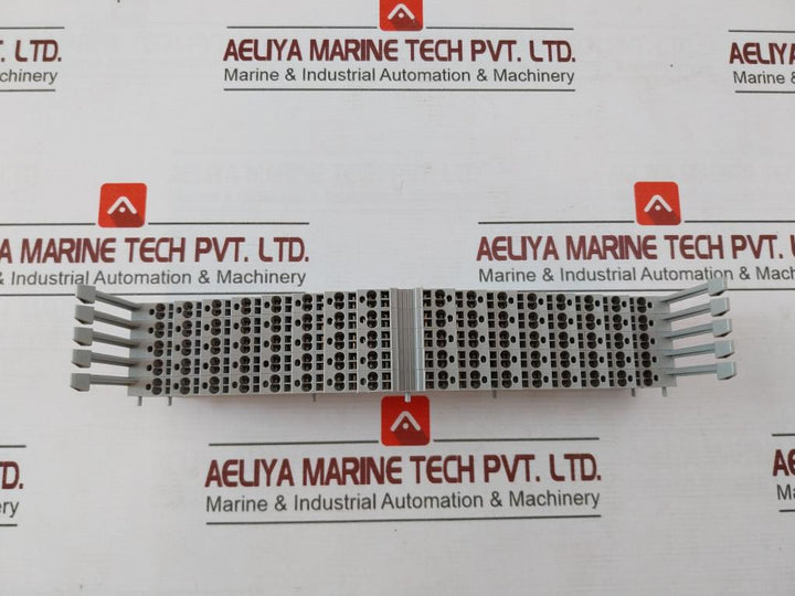 Lot of 2X PHOENIX CONTACT ZRV 8 Marshalling panel 30 25 95 6