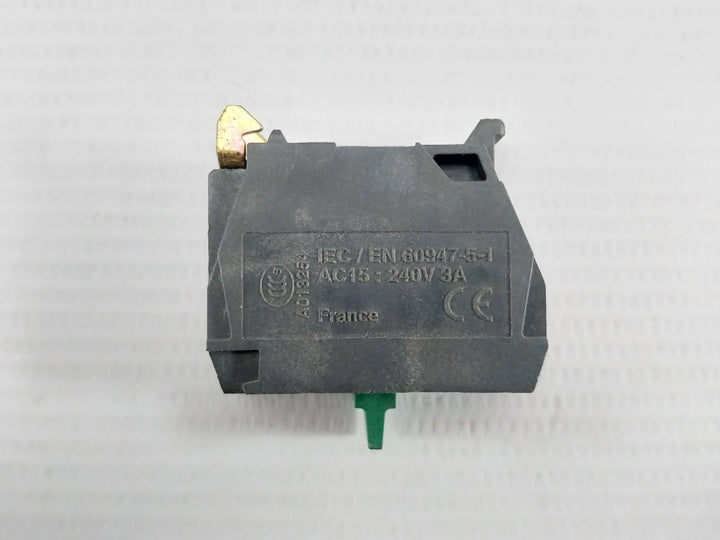 Lot Of 2X Schneider 10A Contact Block Zen-l1111