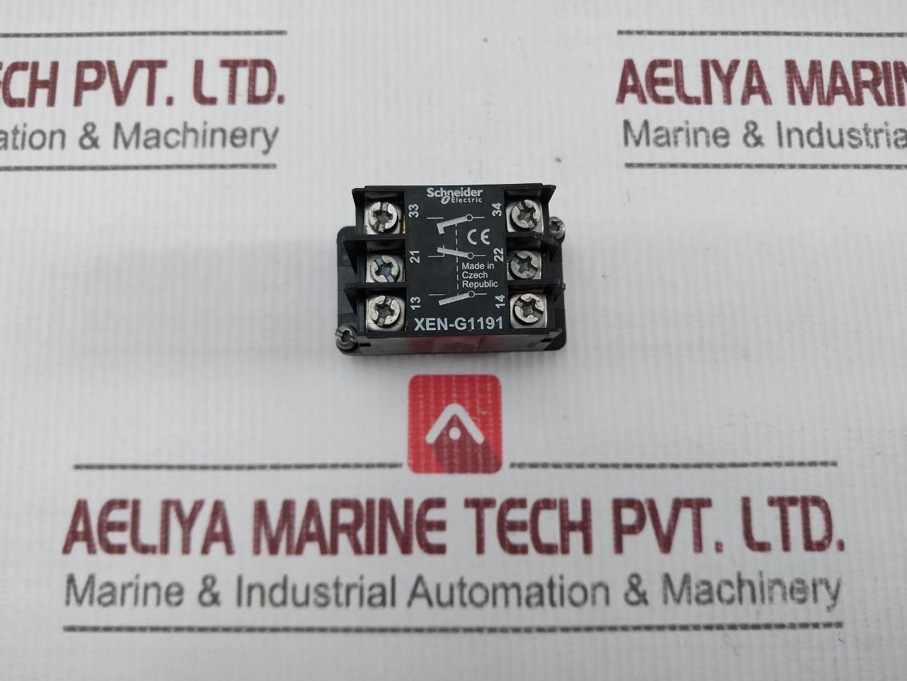 Lot Of 2X Schneider Electric Xen-g1191 Contact Block