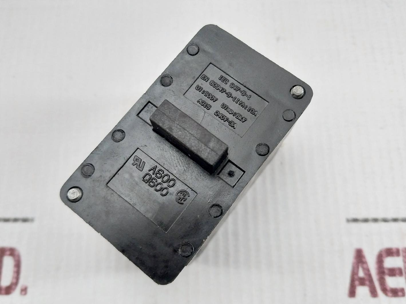 Lot Of 2X Schneider Electric Xen-g1191 Contact Block