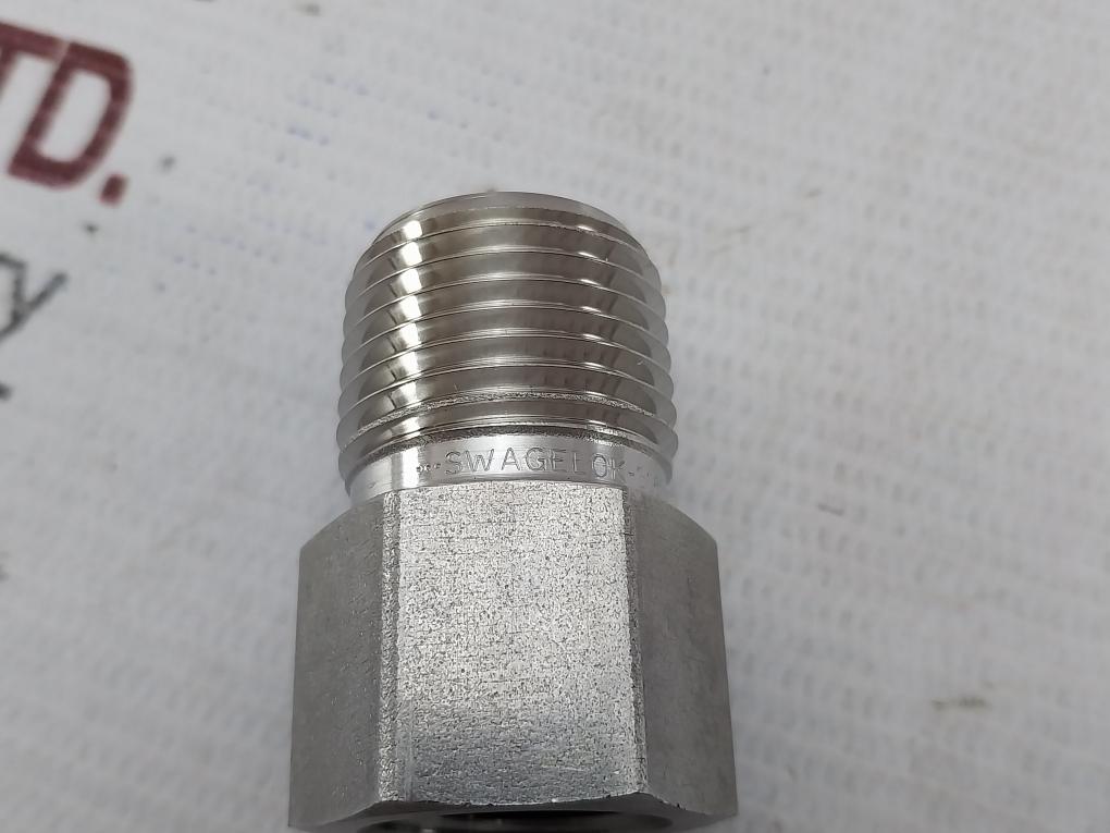 Lot of 2X SWAGELOK 316 L29 Tube Adapter WCR-480-30