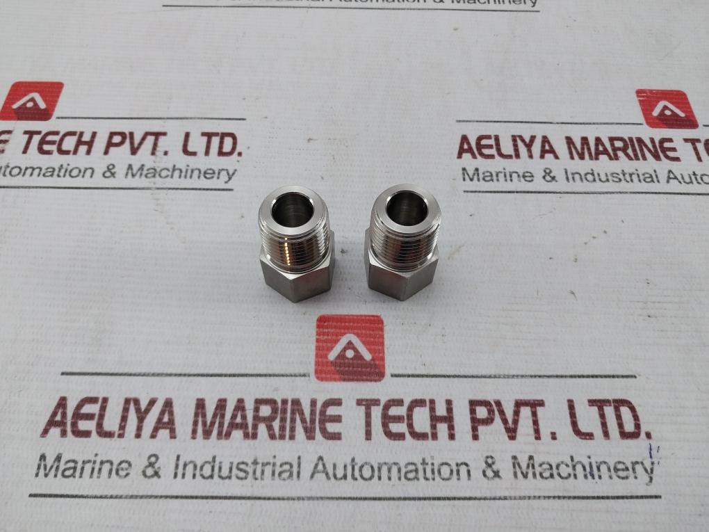 Lot of 2X SWAGELOK 316 L29 Tube Adapter WCR-480-30