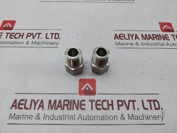 Lot of 2X SWAGELOK 316 L29 Tube Adapter WCR-480-30