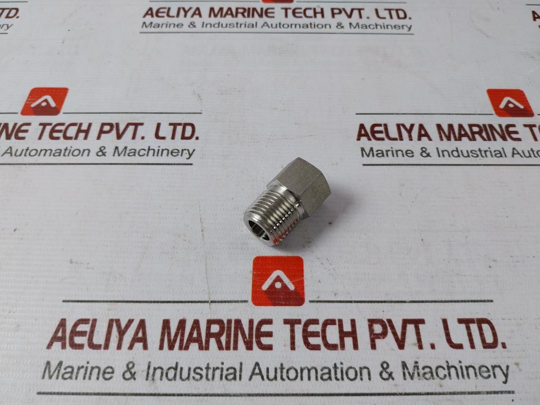 Lot Of 2X Swagelok 316 Vnk Straight Male Npt Connection Tube Fitting Wcr-480-30