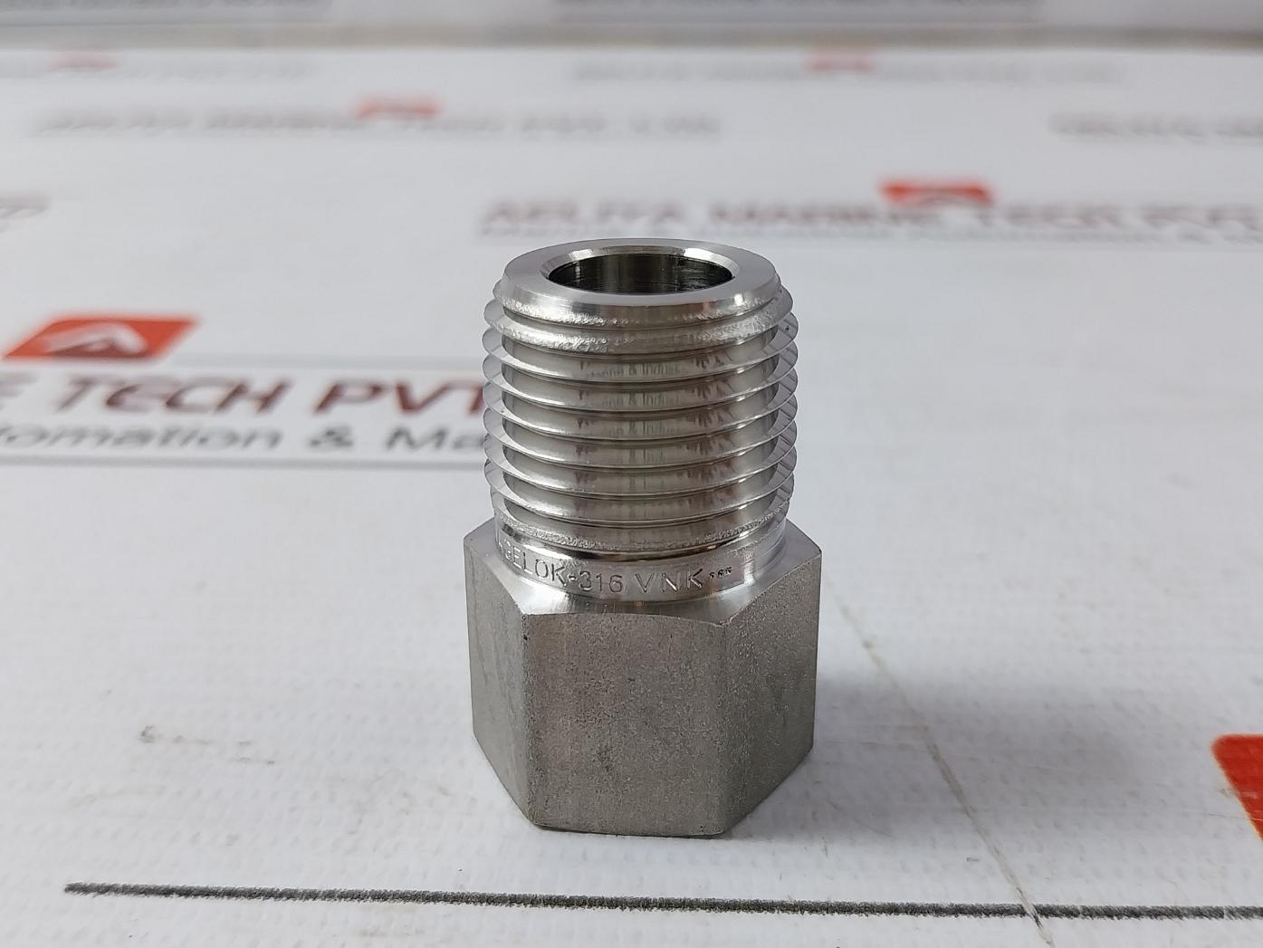 Lot Of 2X SWAGELOK 316 VNK Straight Male NPT Connection Tube Fitting WCR-480-30