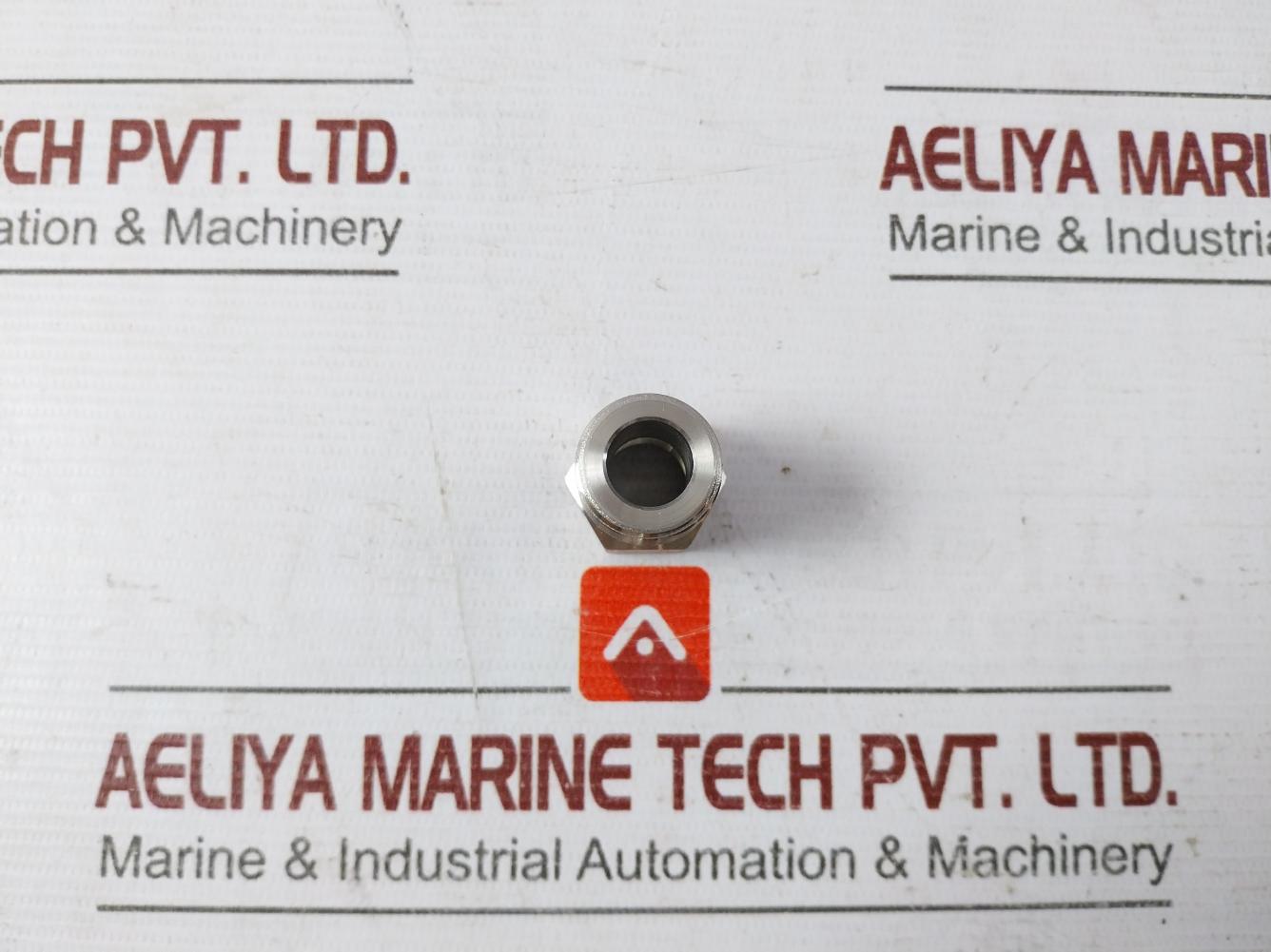 Lot Of 2X Swagelok 316 Vnk Straight Male Npt Connection Tube Fitting Wcr-480-30