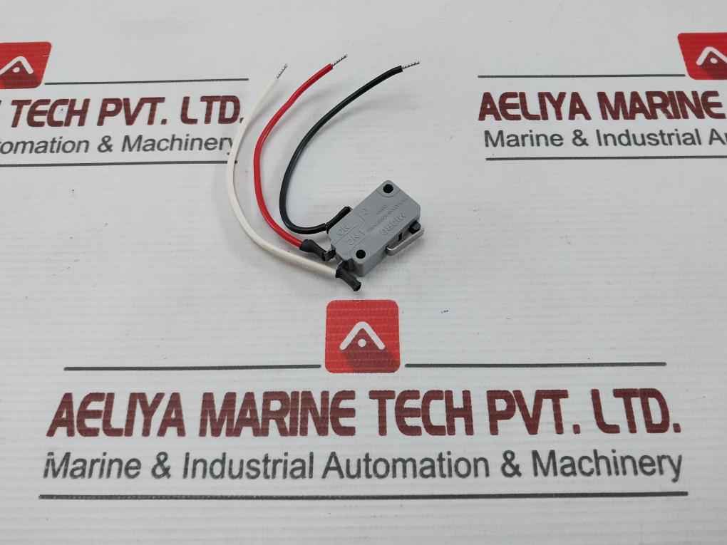 Lot Of 2X Yamatake-honeywell V-5211E-043 Microswitch For Anti-surge System 11A 2