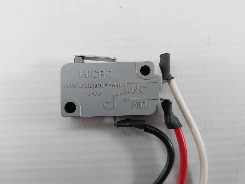 Lot Of 2X Yamatake-honeywell V-5211E-043 Microswitch For Anti-surge System 11A 2