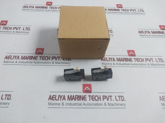 Lot Of 2X Z-15Gw22-b Omron Roller Lever Limit Switch