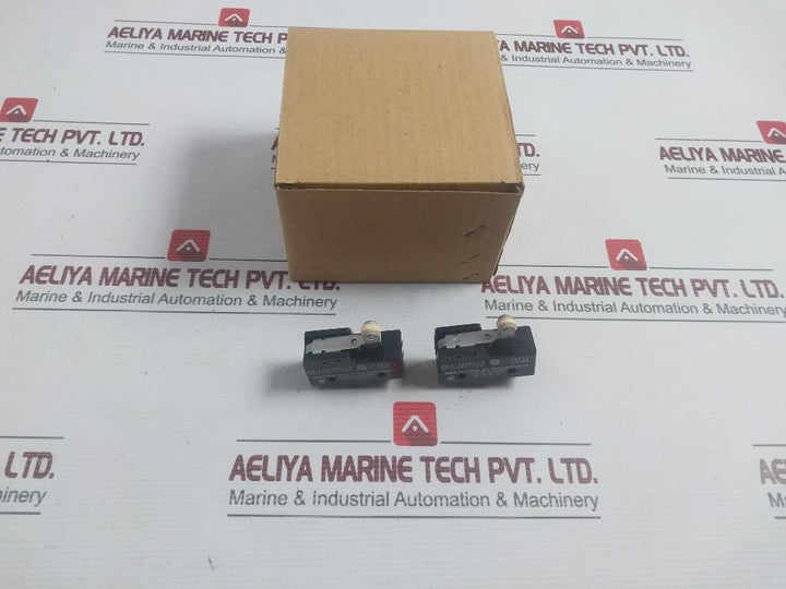Lot Of 2X Z-15Gw22-b Omron Roller Lever Limit Switch