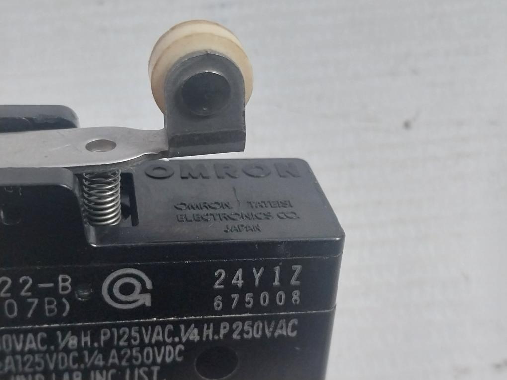 Lot Of 2X Z-15Gw22-b Omron Roller Lever Limit Switch