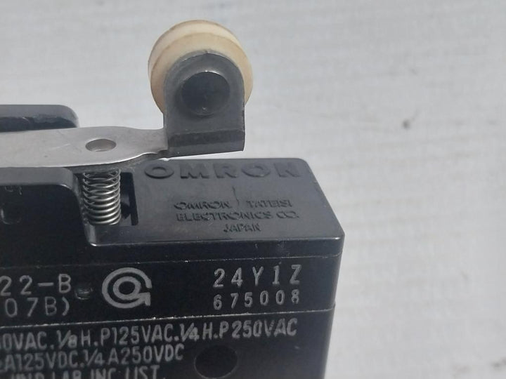 Lot Of 2X Z-15Gw22-b Omron Roller Lever Limit Switch