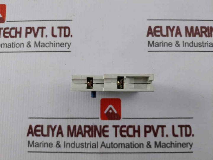 Lot Of 2x Larsen Toubro Mnx-a4 Auxiliary Add On Contact Block 10a 415v