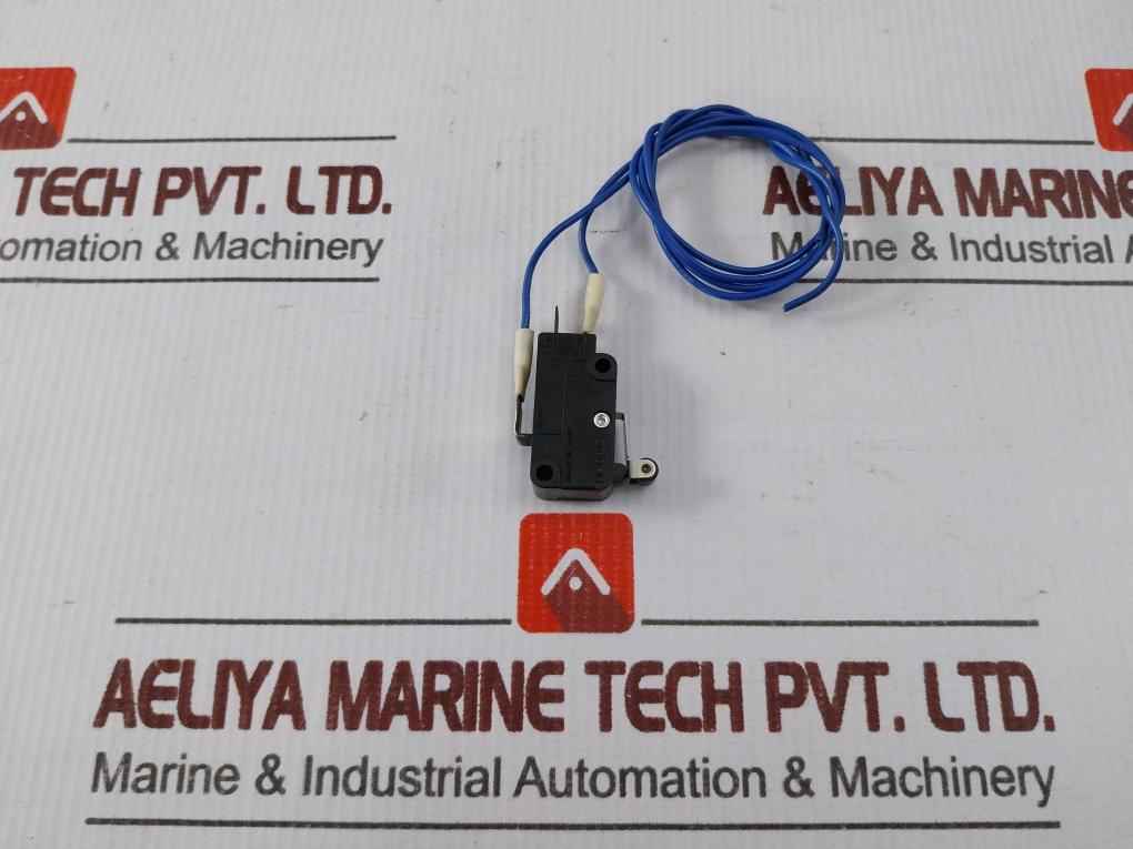 Lot Of 2x Omron D2mv-1l22-1c3 Miniature Basic Microswitch W/ Cable 125vac 1a