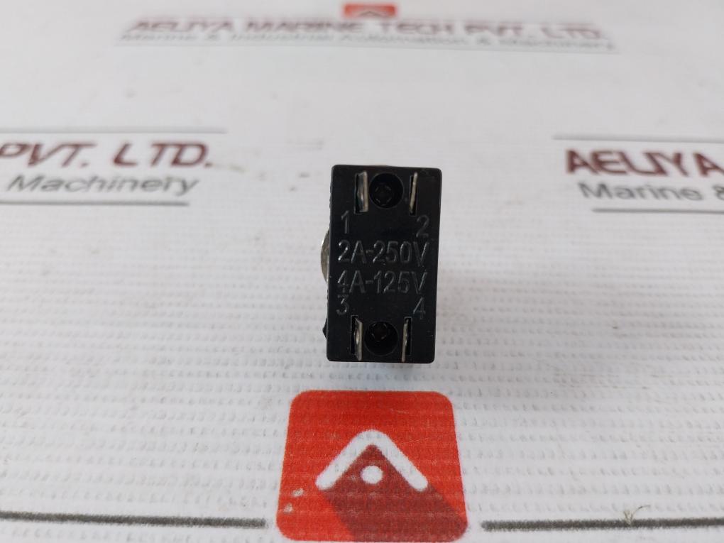 Lot of 3X 2A-250V Toggle Switch 4A-125A