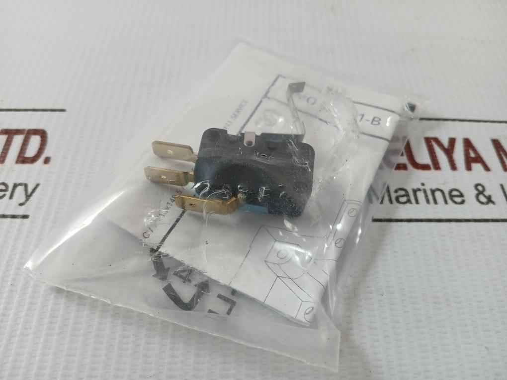 Lot Of 3X Crouzet Microswitch Ef831618