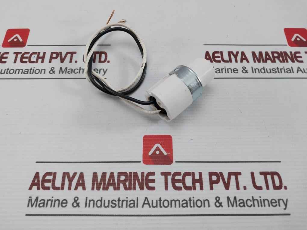 Lot Of 3X General Electric Alf-272-52 Lamp Holder 660W