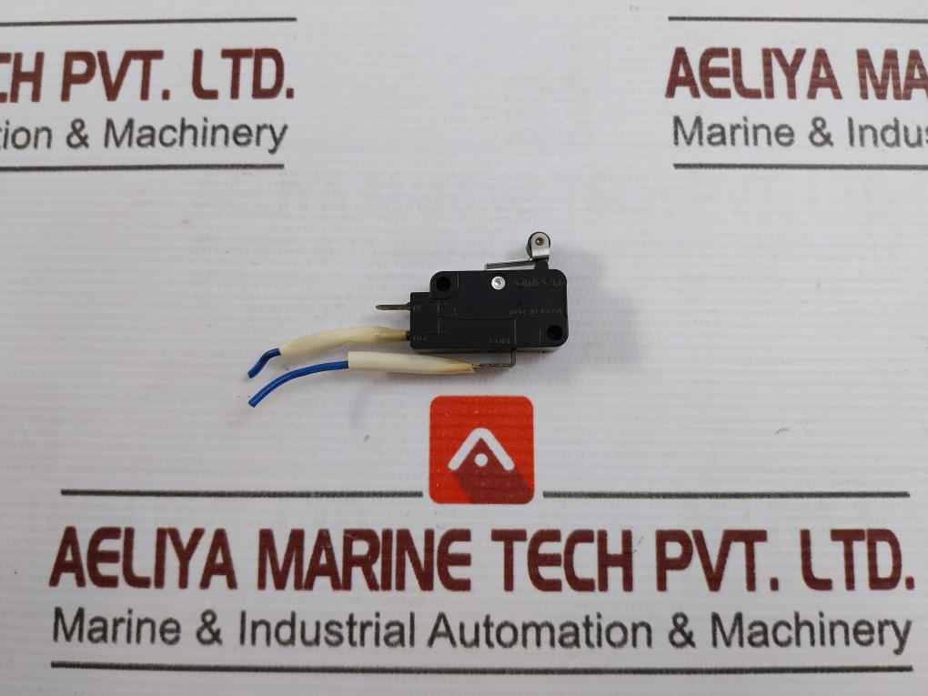 Lot Of 3X Omron D2Mv-1L22-1C3 Miniature Basic Switch 1A 125Vac 30Vdc