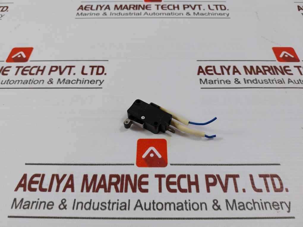 Lot Of 3X Omron D2Mv-1L22-1C3 Miniature Basic Switch 1A 125Vac 30Vdc