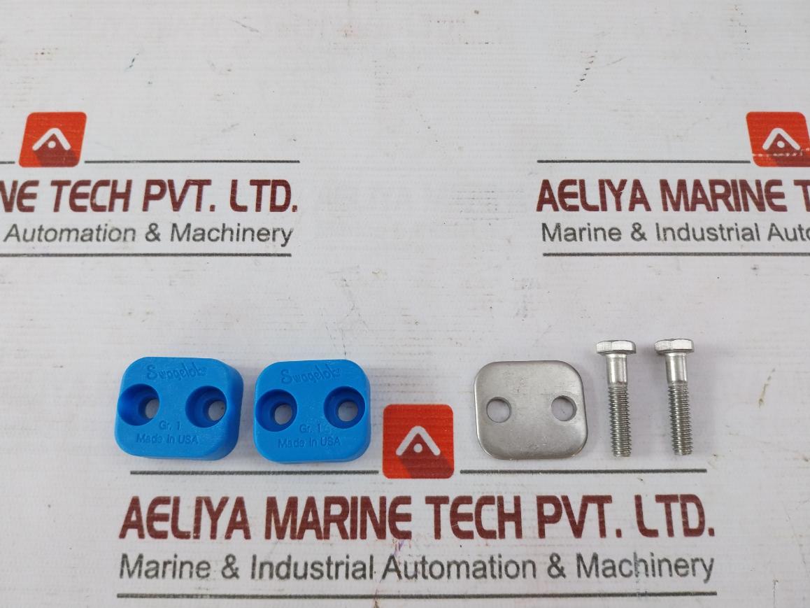 Lot Of 3X Swagelok 30128629 Bolted Plastic Clamp Tube Support 304-Si-Pp-4T